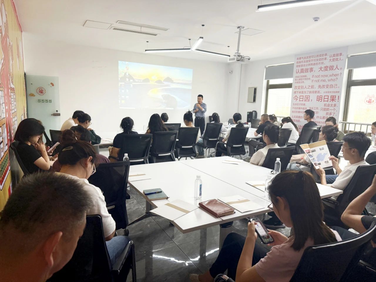 智聯(lián)數(shù)字外貿(mào)沙龍峰會(huì)龍口站圓滿成功--中小企業(yè)數(shù)字化突圍全攻略!